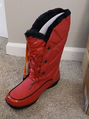 Sporto Red Quilted Lace-Up Winter Boot with Black Faux Fur Collar